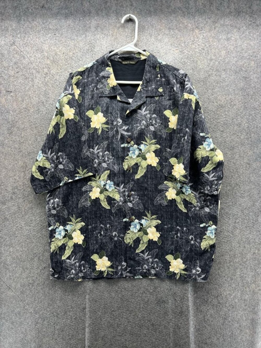 Tommy Bahama Shirt Men XL Black Floral Silk Tropical Camp Button Up Hawaiian